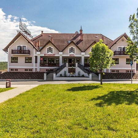M1 Szekér Csárda Hotel és Étterem Obarok Extérieur photo