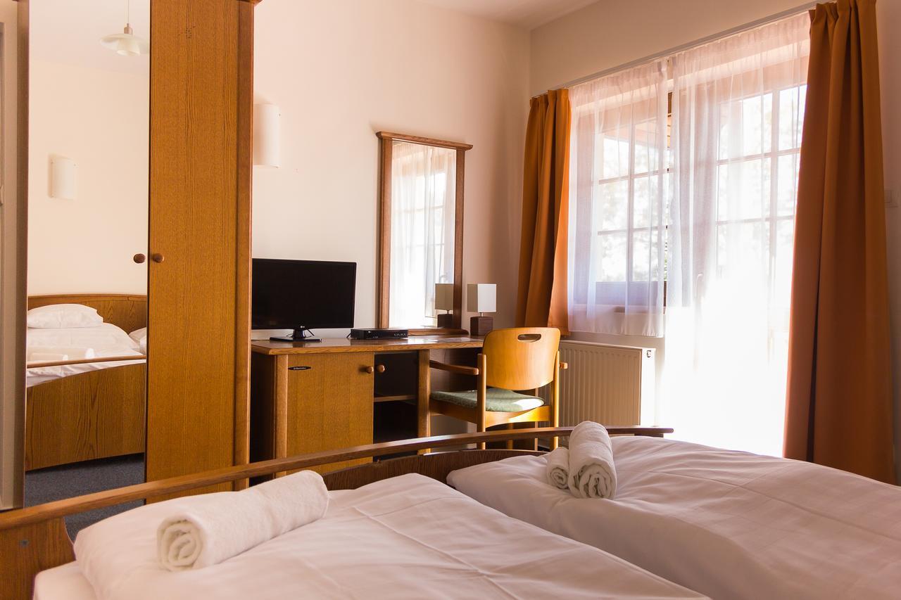 M1 Szekér Csárda Hotel és Étterem Obarok Extérieur photo