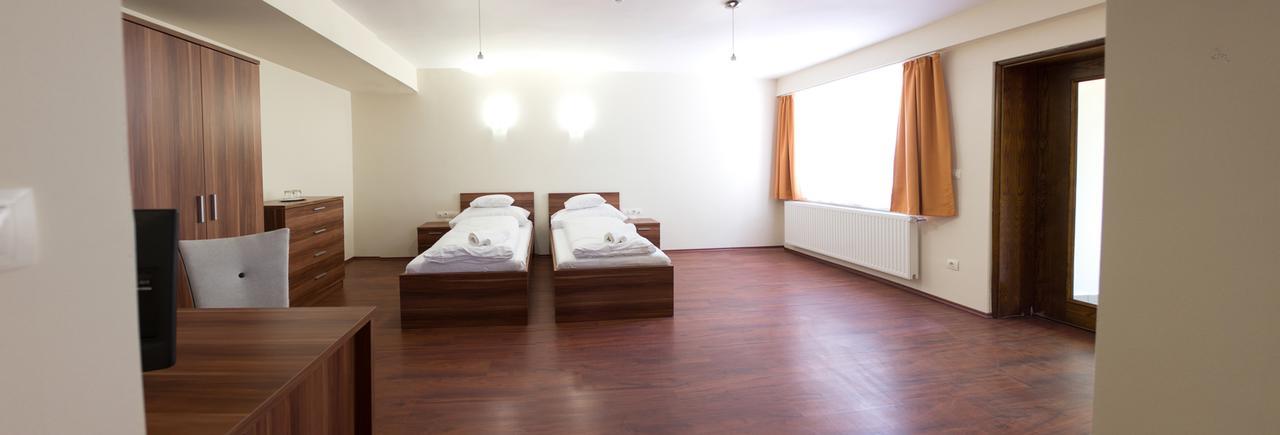 M1 Szekér Csárda Hotel és Étterem Obarok Extérieur photo