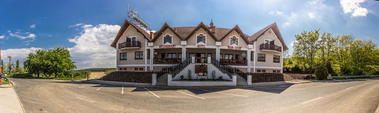 M1 Szekér Csárda Hotel és Étterem Obarok Extérieur photo